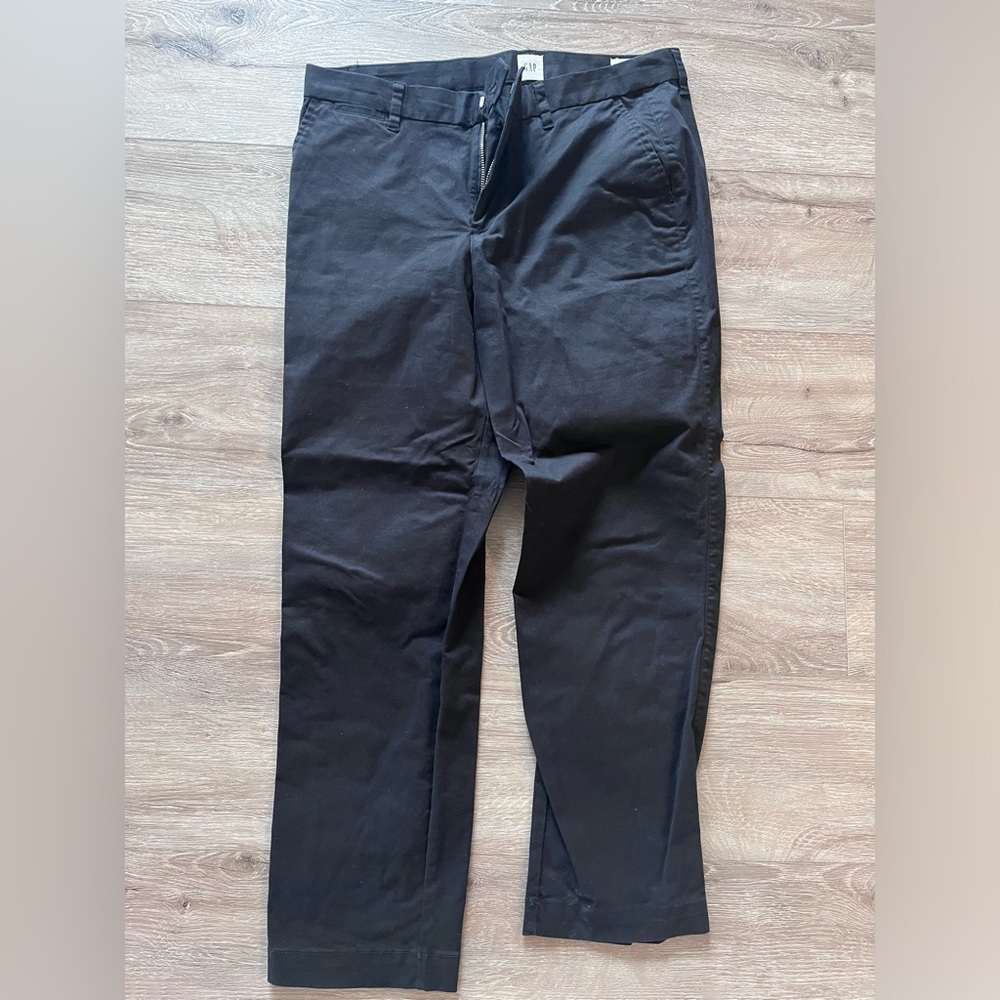 Gap women’s slim city cropped pants size 8